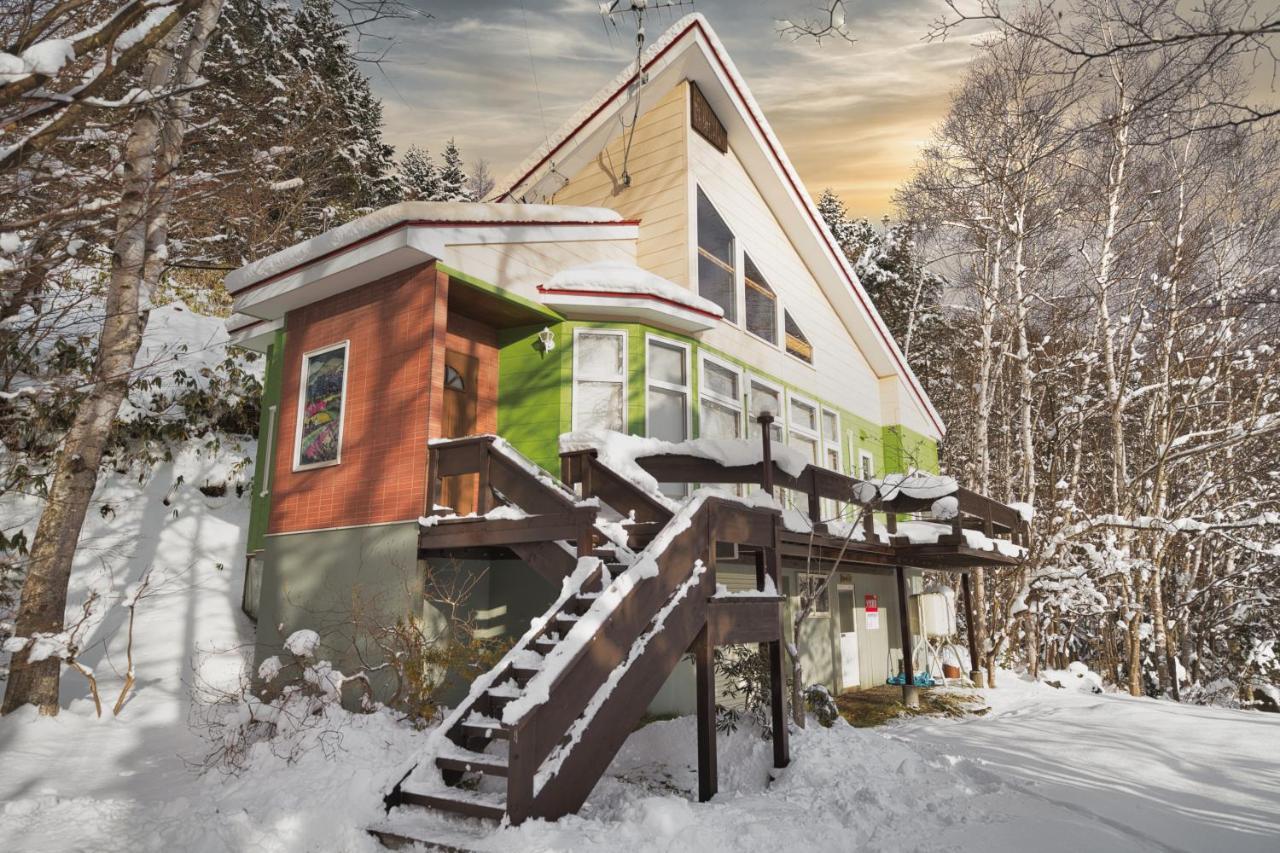 Holiday home The Lakeview Toya Shirokumanoyado